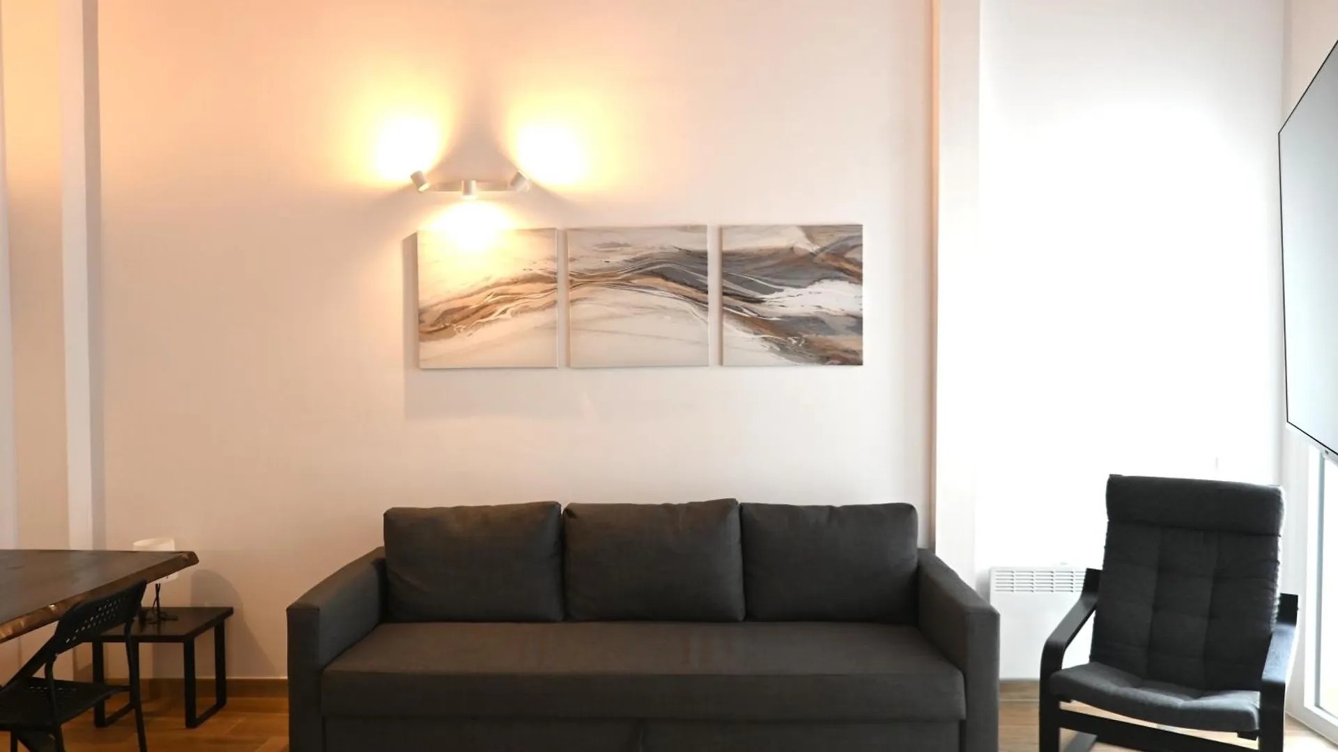 Homenfun Dalt Badalona Apartment