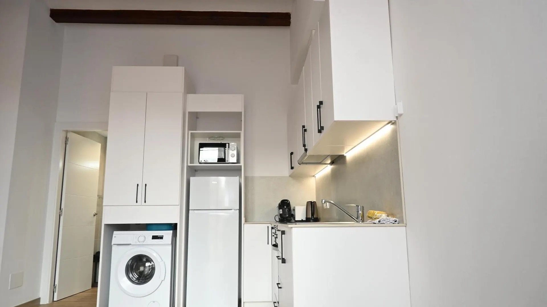 Homenfun Dalt Badalona Apartment